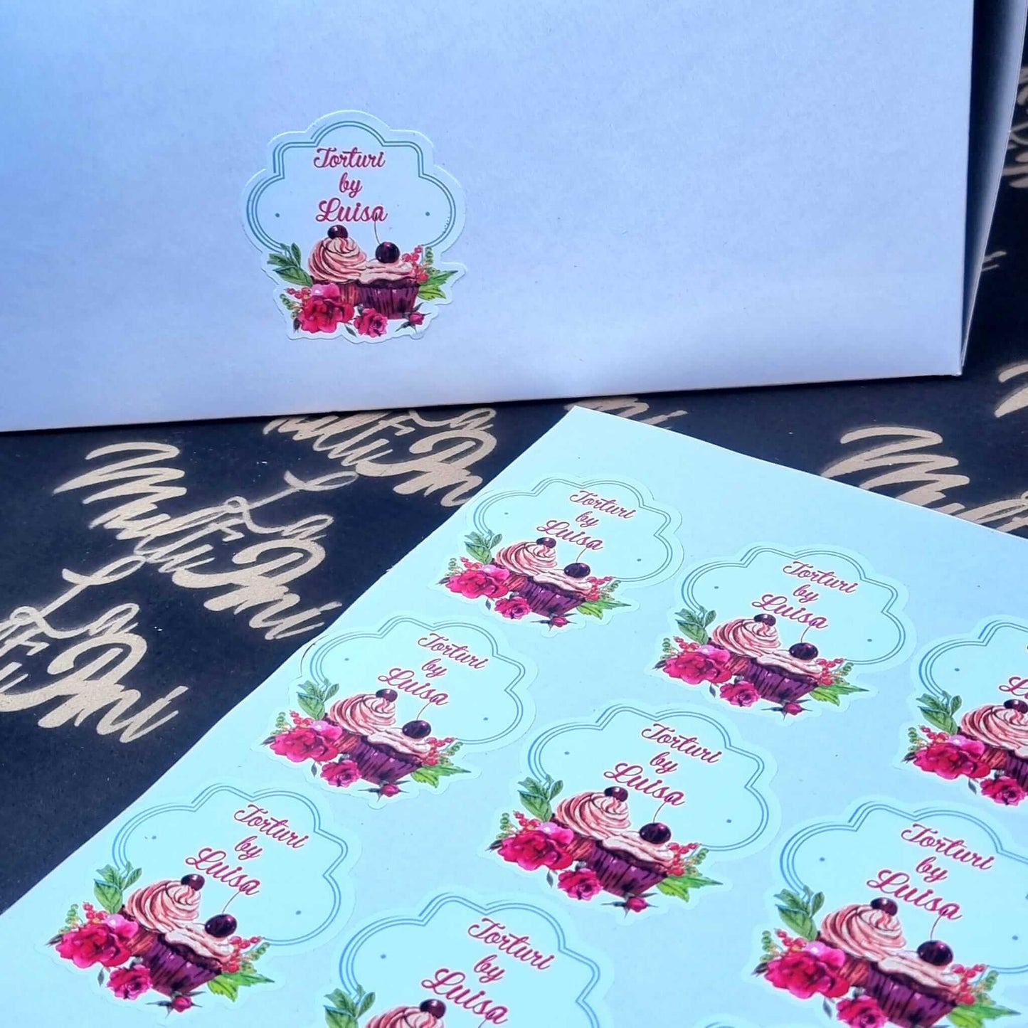 Etichete autocolante personalizate